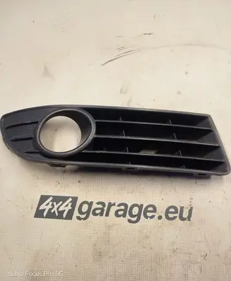 Volkswagen Polo IV 9N3 Front fog light trim/grill 6Q0853666H
