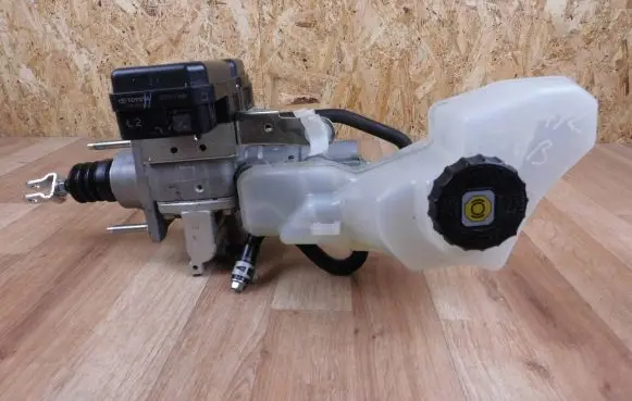 Toyota C-HR I Master brake cylinder 4721010040