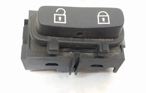 Volvo XC70 Central locking switch button 30710475 03451600