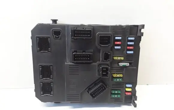Peugeot 407 Fuse module 9655708380