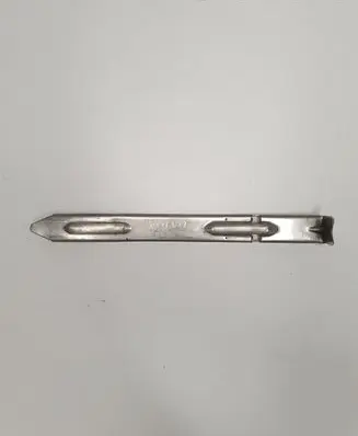 Headlight/headlamp mounting bracket
