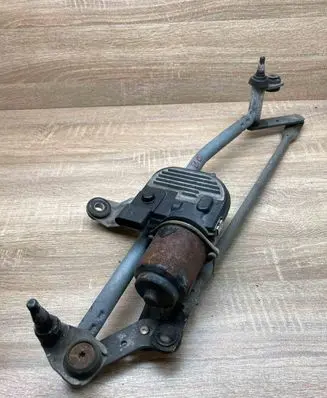 Volkswagen PASSAT B6 Front wiper linkage and motor 3C1955023E