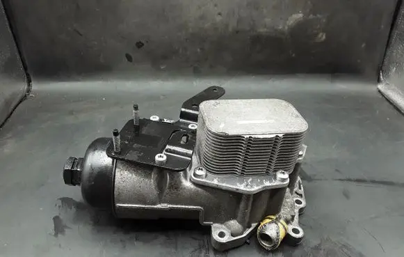 Ford Focus Oil filter mounting bracket NOCODE