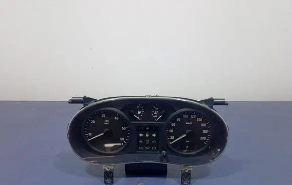 Opel Vivaro Speedometer (instrument cluster) 8200295452