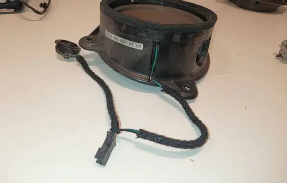 Mercedes-Benz A W168 Front door speaker A1688200102 38612K