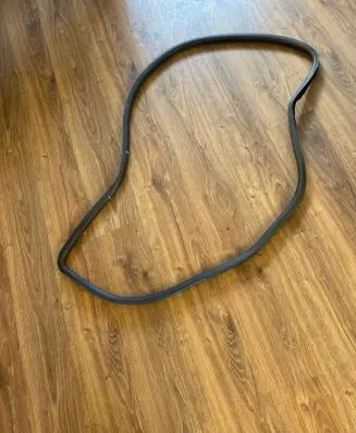 Cadillac CTS Front door rubber seal 25979238