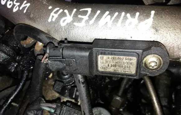 Nissan Primera Air pressure sensor 0281002566 8200168253