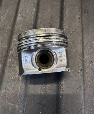 Volvo V60 Piston 82L187 RU3513