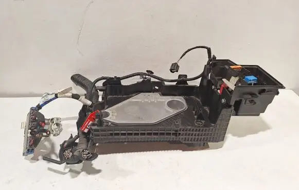 Renault Clio V Battery box tray 648947355R