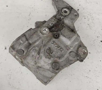 Citroen C4 I Engine mounting bracket 505932