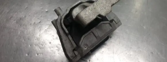 Volkswagen Touran II Engine mount bracket 1K0100282CN