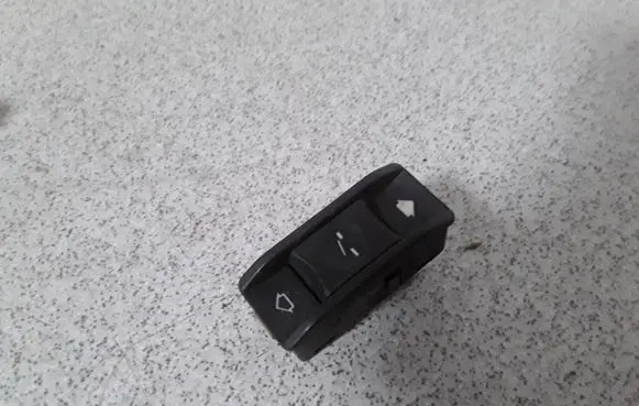 BMW 5 E39 Sunroof switch 61318352182