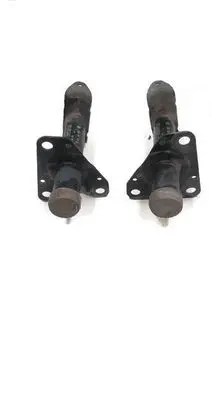 Front bumper mounting bracket