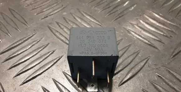 Volkswagen Touareg I Other relay 141951253B
