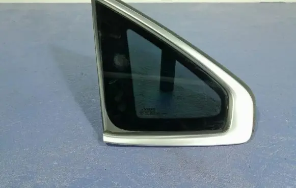 Volvo S90, V90 Rear side window 31424274