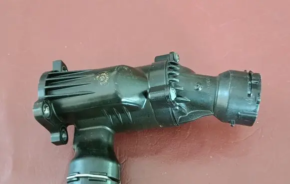 Thermostat/thermostat housing