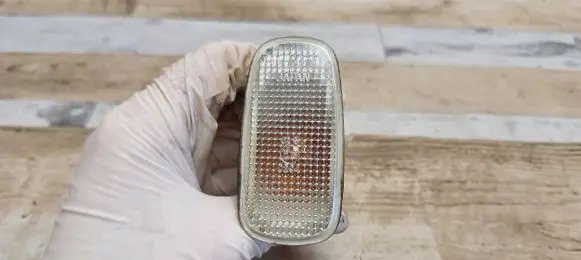 Toyota Corolla Verso E121 Front fender indicator light