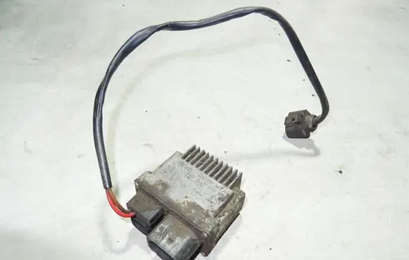 Coolant fan relay