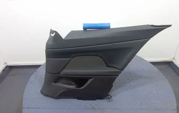 BMW M4 F82 F83 Door card panel trim set 7940432