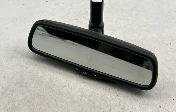 Rear view mirror (interior)