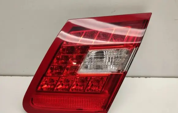 Mercedes-Benz E W212 Tailgate rear/tail lights A2128200864