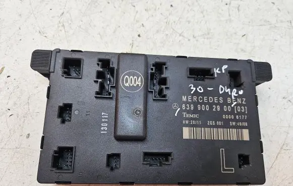 Mercedes-Benz Vito Viano W639 Door control unit/module 6399002900