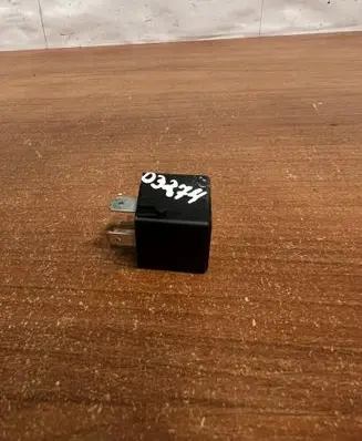 Mercedes-Benz A W168 Other relay A0025421319 D3274