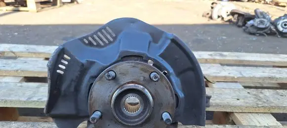 Toyota Auris 150 Front wheel hub