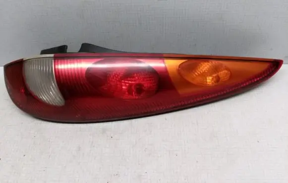 Nissan Almera Tino Rear/tail lights