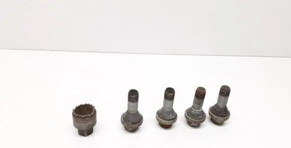 Volvo V70 Nuts/bolts 