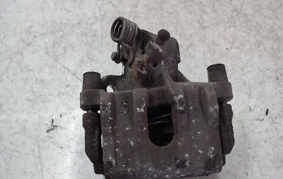 Ford Kuga II Rear brake caliper
