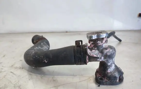 KIA Carens II Thermostat housing 