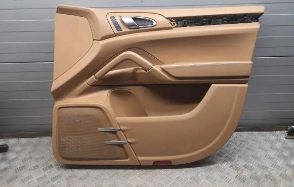 Porsche Cayenne (92A) Front door card panel trim