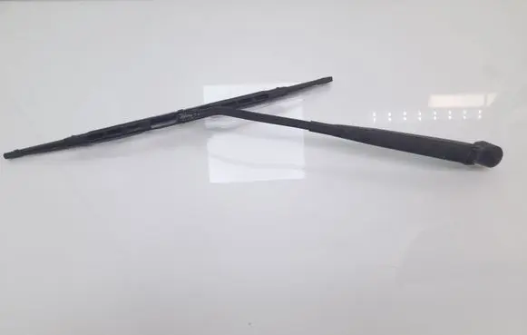 Suzuki Grand Vitara I Rear wiper blade arm YH4RR