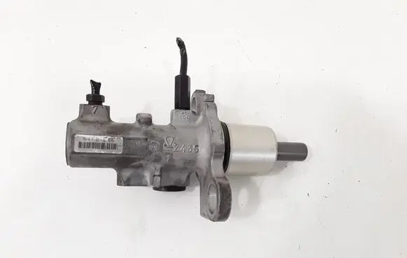 Audi A4 S4 B5 8D Master brake cylinder