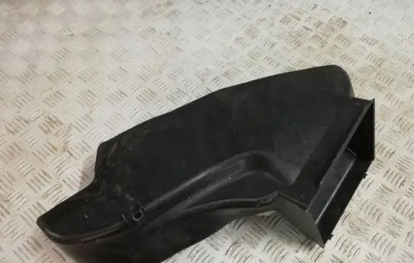 Skoda Superb B6 (3T) Air intake duct part 3T0121333