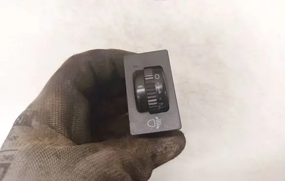 Toyota Corolla Verso AR10 Headlight level height control switch 8415202021