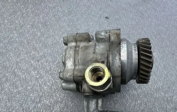 Nissan Patrol Y61 Power steering pump 49110VC100