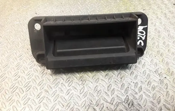 Mercedes-Benz C W204 Tailgate/boot open switch button A2047500293 2047500293