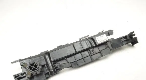 BMW 3 G20 G21 Radiator mount bracket 8666840