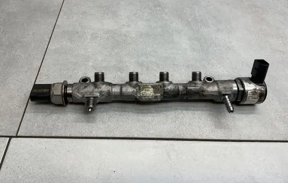 Skoda Octavia Mk3 (5E) Fuel main line pipe 04L130089F 04L906054