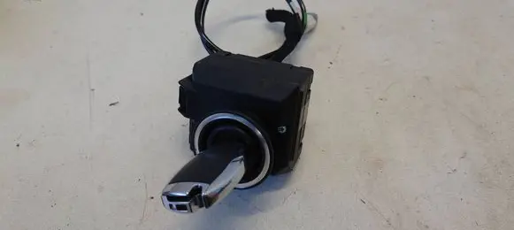 Mercedes-Benz C W204 Ignition lock A2079057101