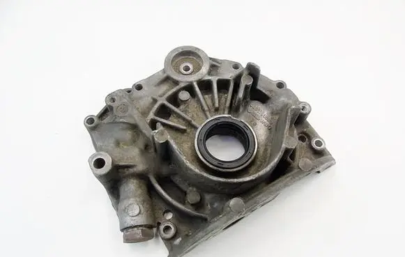 Audi 100 200 5000 C2 Oil pump 069115109B