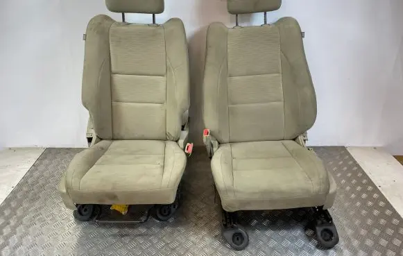 Dodge Durango Seat set 