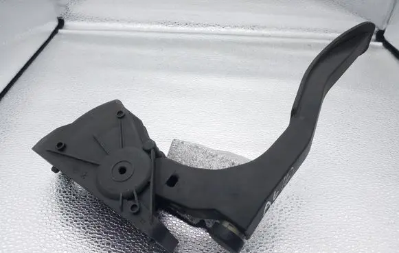 Audi A6 S6 C6 4F Accelerator throttle pedal 4F1723523A 6PV00898404