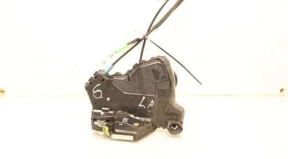 Toyota Verso Front door lock