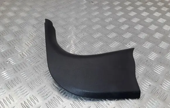 Foot area side trim