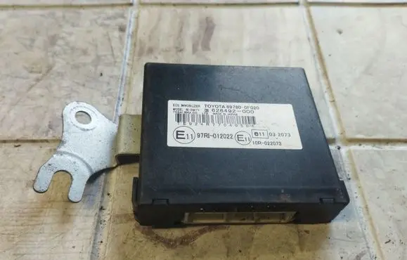 Toyota Corolla Verso AR10 Immobilizer control unit/module 897800F020 626492000