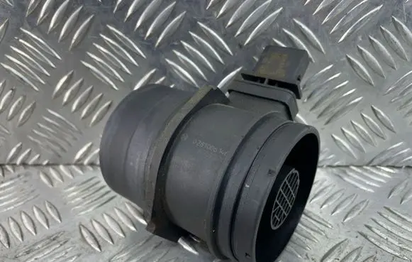 BMW 1 E81 E87 Mass air flow meter 8509724