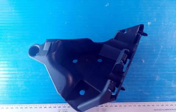Volvo XC60 Front bumper mounting bracket 30764619